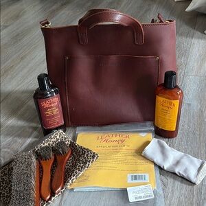 Portland Leather Medium Crossbody Tote Bag with Zipper